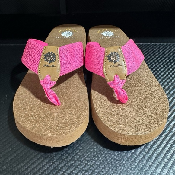 Yellow Box Women's Nessie Hot Pink Flip Flop Sandal Size 7 1/2M - Picture 1 of 8